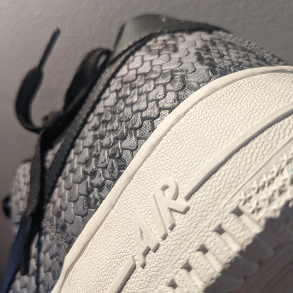 Nike Air Force 1 '07 LV8 - Picture 13 of 14